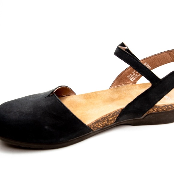 Dansko Scotchguard Women's Black Flats - Picture 3 of 8